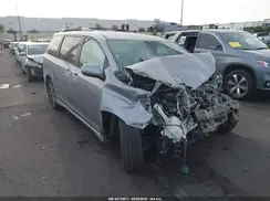 5TDXZ3DC3JS920522 2018 TOYOTA SIENNA