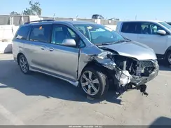 5TDXZ3DC3JS925137 2018 TOYOTA SIENNA