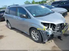 5TDXZ3DC3JS938129 2018 TOYOTA SIENNA