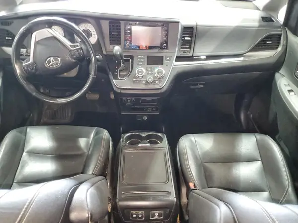 5TDXZ3DC3JS942603 2018 TOYOTA SIENNA - Image 8