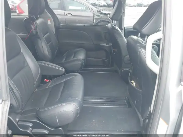 5TDXZ3DC3KS004859 2019 TOYOTA SIENNA - Image 8