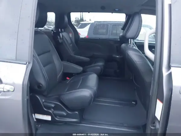 5TDXZ3DC3LS048216 2020 TOYOTA SIENNA - Image 8