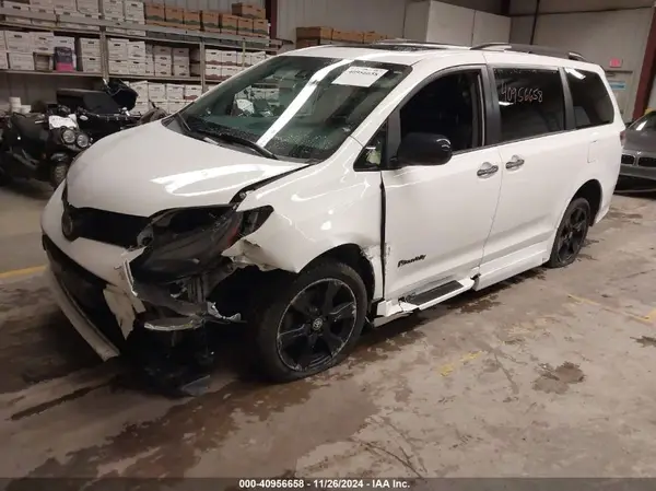 5TDXZ3DC3LS073150 2020 TOYOTA SIENNA - Image 2