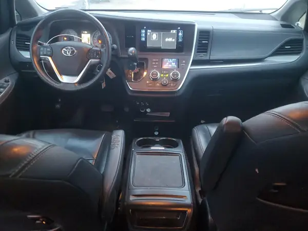 5TDXZ3DC4HS769359 2017 TOYOTA SIENNA - Image 8