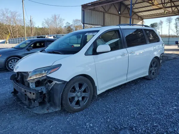 5TDXZ3DC4HS771760 2017 TOYOTA SIENNA - Image 1
