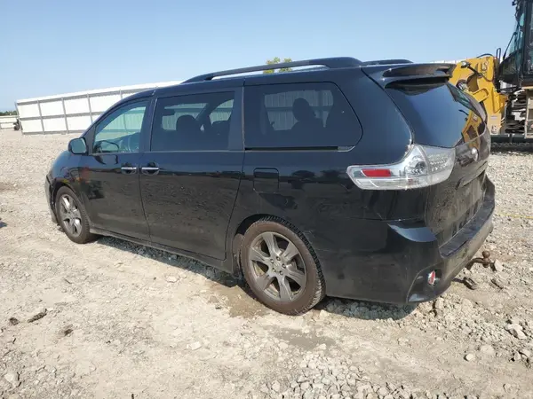 5TDXZ3DC4HS794939 2017 TOYOTA SIENNA - Image 2