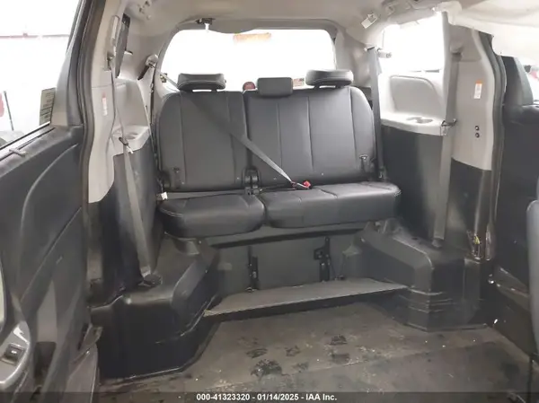 5TDXZ3DC4HS806247 2017 TOYOTA SIENNA - Image 8