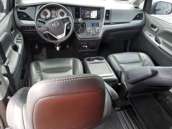 5TDXZ3DC4HS807303 2017 TOYOTA SIENNA - Image 8