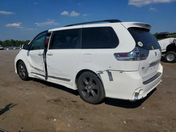 5TDXZ3DC4HS818592 2017 TOYOTA SIENNA - Image 2