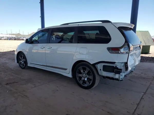 5TDXZ3DC4HS830936 2017 TOYOTA SIENNA - Image 2
