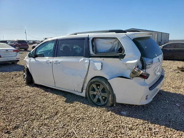 5TDXZ3DC4HS838602 2017 TOYOTA SIENNA - Image 2