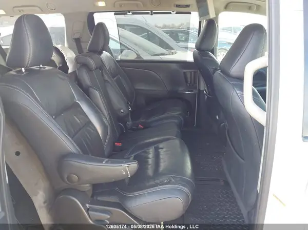 5TDXZ3DC4HS863385 2017 TOYOTA SIENNA - Image 8