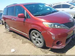 5TDXZ3DC4HS878727 2017 TOYOTA SIENNA