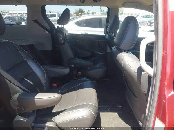 5TDXZ3DC4HS878727 2017 TOYOTA SIENNA - Image 8