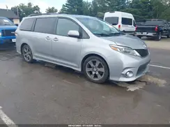 5TDXZ3DC4HS880185 2017 TOYOTA SIENNA