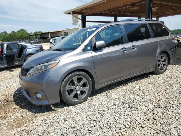 5TDXZ3DC4HS888691 2017 TOYOTA SIENNA - Image 1