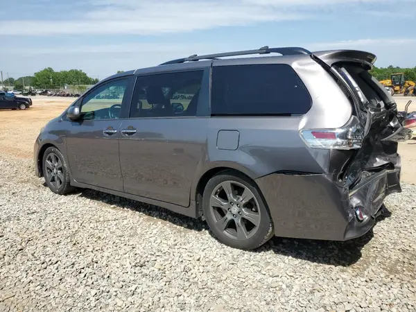 5TDXZ3DC4HS888691 2017 TOYOTA SIENNA - Image 2