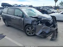 5TDXZ3DC4JS907830 2018 TOYOTA SIENNA