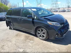 5TDXZ3DC4JS911957 2018 TOYOTA SIENNA