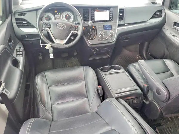 5TDXZ3DC4JS933683 2018 TOYOTA SIENNA - Image 8