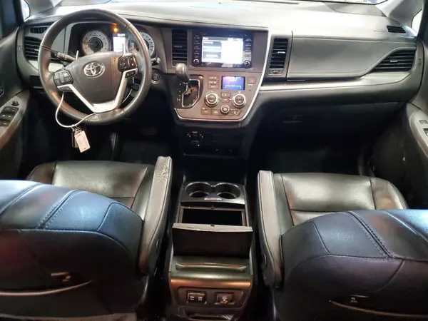 5TDXZ3DC4JS942691 2018 TOYOTA SIENNA - Image 8