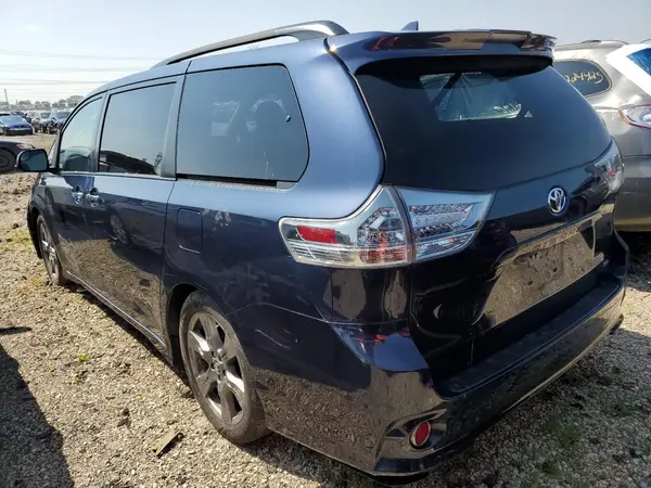 5TDXZ3DC4JS951200 2018 TOYOTA SIENNA - Image 2