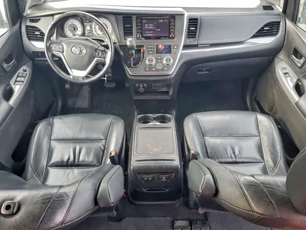 5TDXZ3DC4JS952735 2018 TOYOTA SIENNA - Image 8