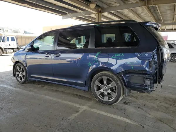 5TDXZ3DC4LS034373 2020 TOYOTA SIENNA - Image 2