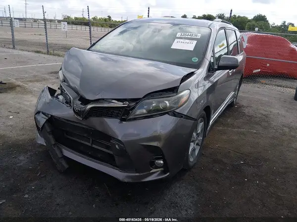 5TDXZ3DC4LS047964 2020 TOYOTA SIENNA - Image 2