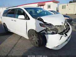 5TDXZ3DC5HS767636 2017 TOYOTA SIENNA