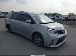 5TDXZ3DC5HS777793 2017 TOYOTA SIENNA