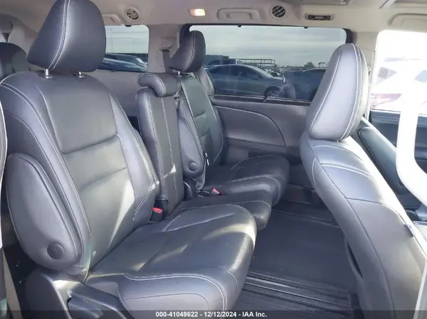 5TDXZ3DC5HS782699 2017 TOYOTA SIENNA - Image 8