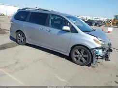 5TDXZ3DC5HS787756 2017 TOYOTA SIENNA