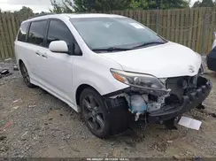 5TDXZ3DC5HS806855 2017 TOYOTA SIENNA