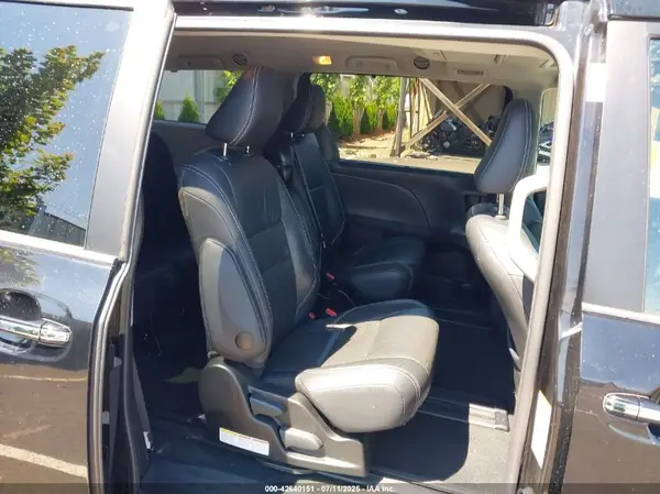 5TDXZ3DC5HS809254 2017 TOYOTA SIENNA - Image 8