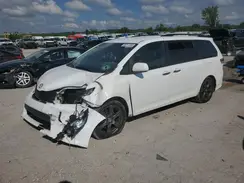 5TDXZ3DC5HS813823 2017 TOYOTA SIENNA