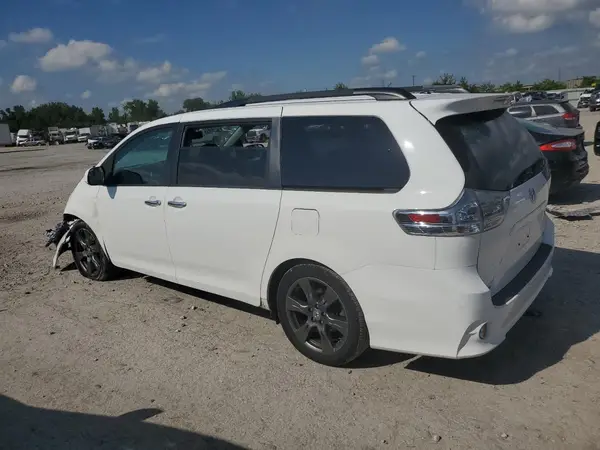 5TDXZ3DC5HS813823 2017 TOYOTA SIENNA - Image 2