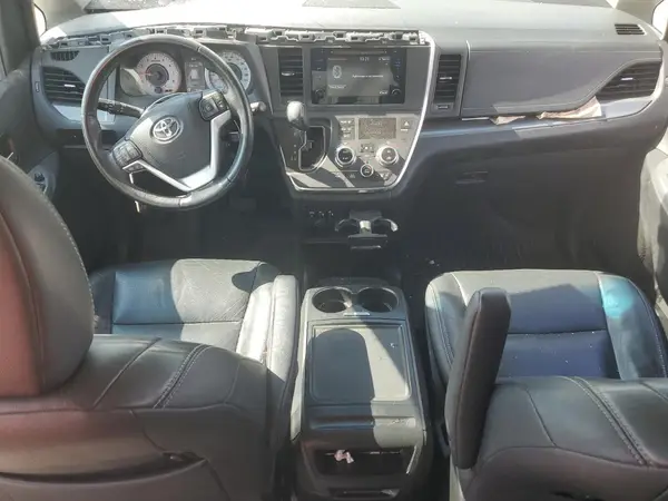 5TDXZ3DC5HS813823 2017 TOYOTA SIENNA - Image 8