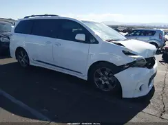 5TDXZ3DC5HS827592 2017 TOYOTA SIENNA