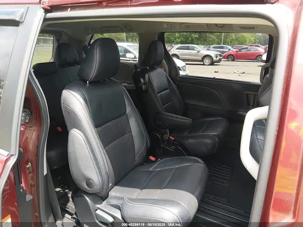 5TDXZ3DC5HS828967 2017 TOYOTA SIENNA - Image 8