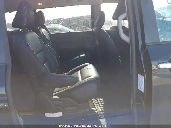5TDXZ3DC5HS853576 2017 TOYOTA SIENNA - Image 8