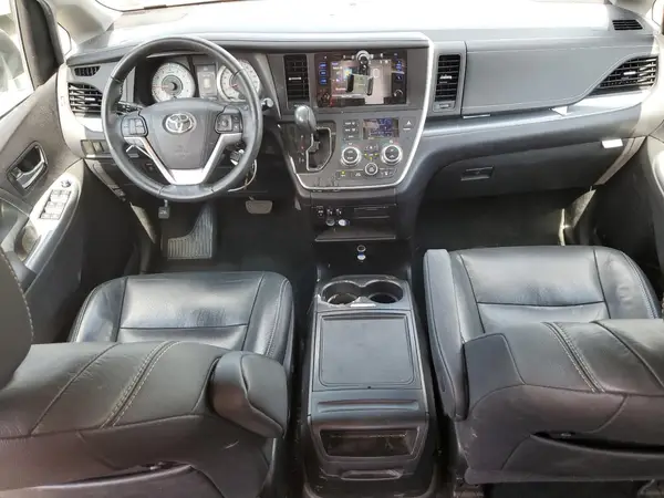 5TDXZ3DC5HS869101 2017 TOYOTA SIENNA - Image 8