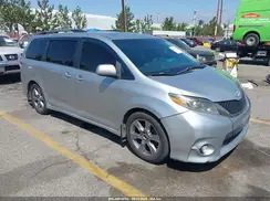 5TDXZ3DC5HS873360 2017 TOYOTA SIENNA