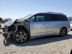 5TDXZ3DC5HS893642 2017 TOYOTA SIENNA