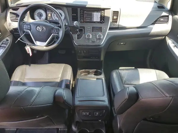 5TDXZ3DC5JS913233 2018 TOYOTA SIENNA - Image 8