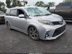 5TDXZ3DC5JS916715 2018 TOYOTA SIENNA