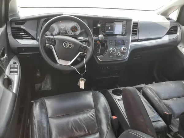 5TDXZ3DC5JS921882 2018 TOYOTA SIENNA - Image 8