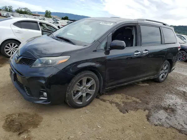 5TDXZ3DC5JS942053 2018 TOYOTA SIENNA - Image 1