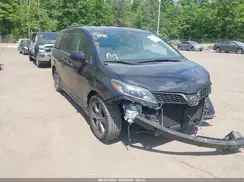 5TDXZ3DC5JS953912 2018 TOYOTA SIENNA