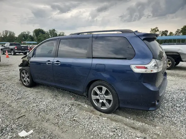 5TDXZ3DC5KS004779 2019 TOYOTA SIENNA - Image 2